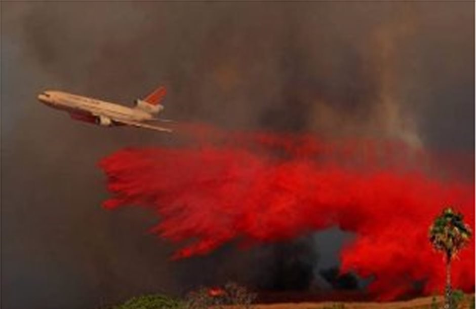 Στάχτη τεράστιες εκτάσεις με αμπέλια από τις πυρκαγιές στην Καλιφόρνια 